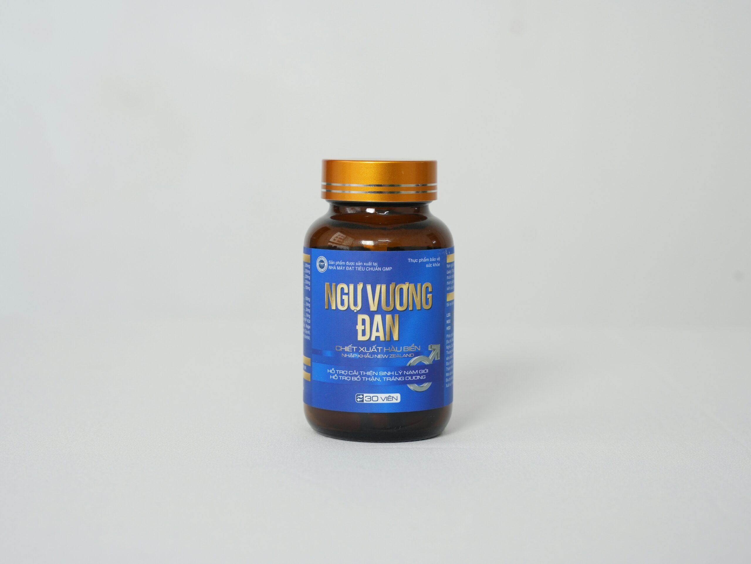 Before and after photos of Max looking healthier post-supplementation